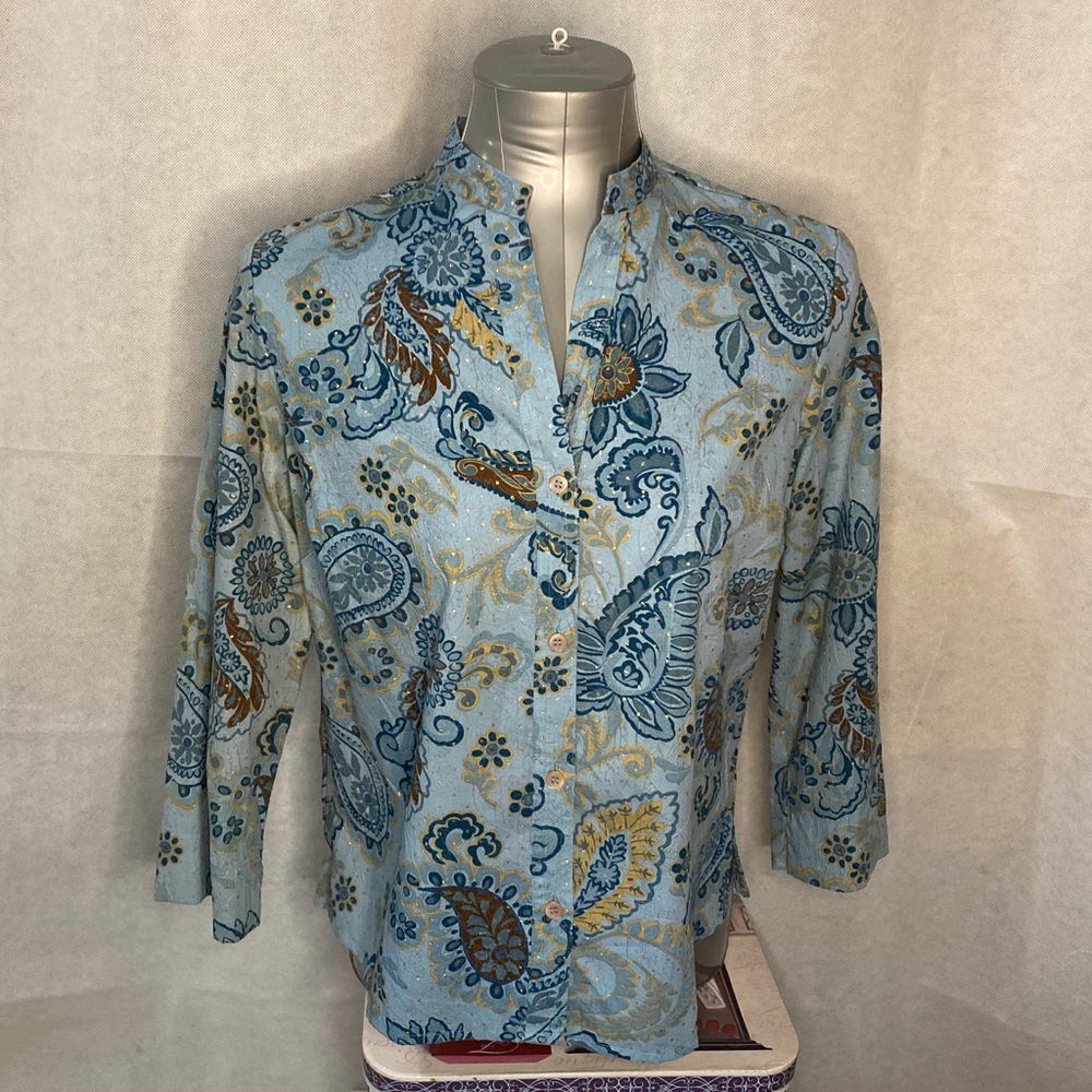 First Issue Y-Neck 3/4 Sleeve Blouse